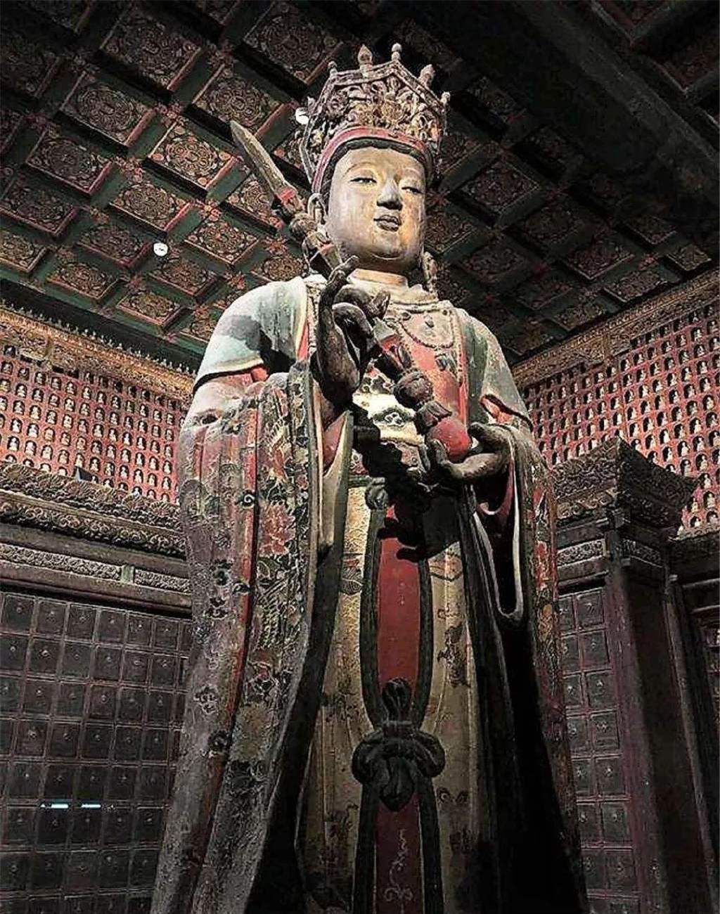 淡定看人生，宁静做自我。人生充满变数，定力如何，直接影响到人生的走向。所谓定力，就是对自己的控制力。定力好的人，谨言慎行，不随波逐流，不放纵欲望，有所为，有所不为。因而常不被情绪左右，淡看名利得失，宁静做自我，从容过生活。淡了，静了，你的生活才会听你的安排。 ​​​​-佛慈大师 ​