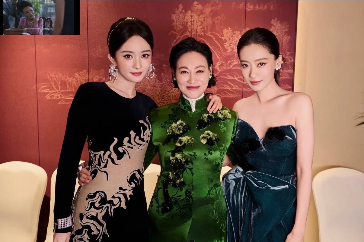 幂美成啥了。。 
好养眼🥹
#惠英红左拥右抱张小斐杨幂# ​
