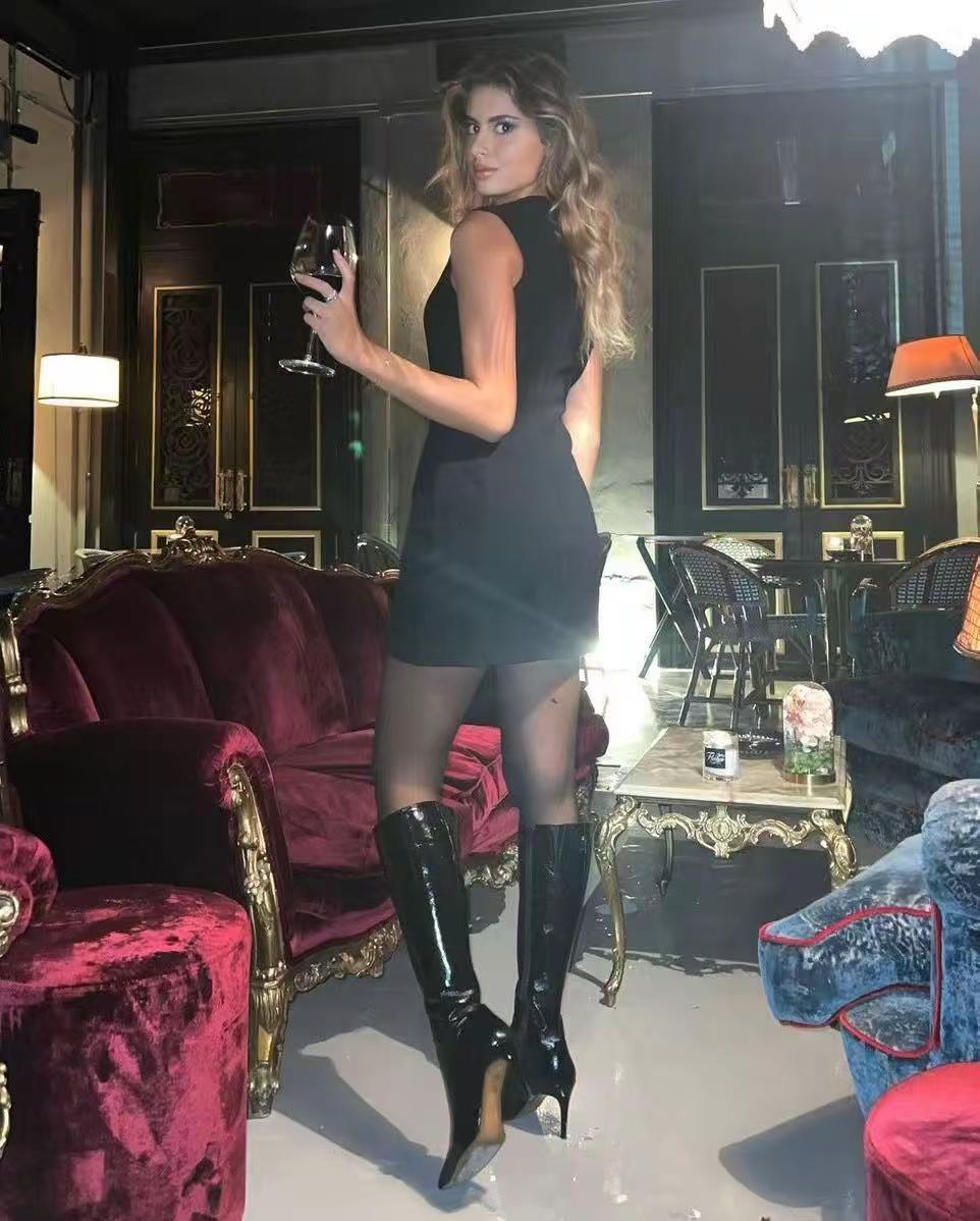 <p>高跟鞋穿搭 高跟鞋 辣妹穿搭 <!--{img:0}--></p...