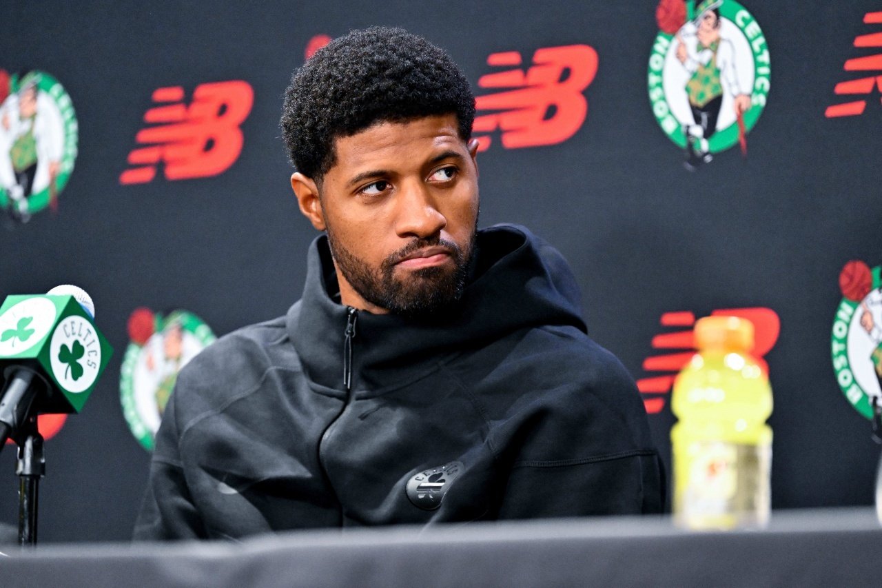 #NBA[超话]# 特纳：不能拿现在的乔治和2019年比 若他是第三选择绿军会很危险 ​