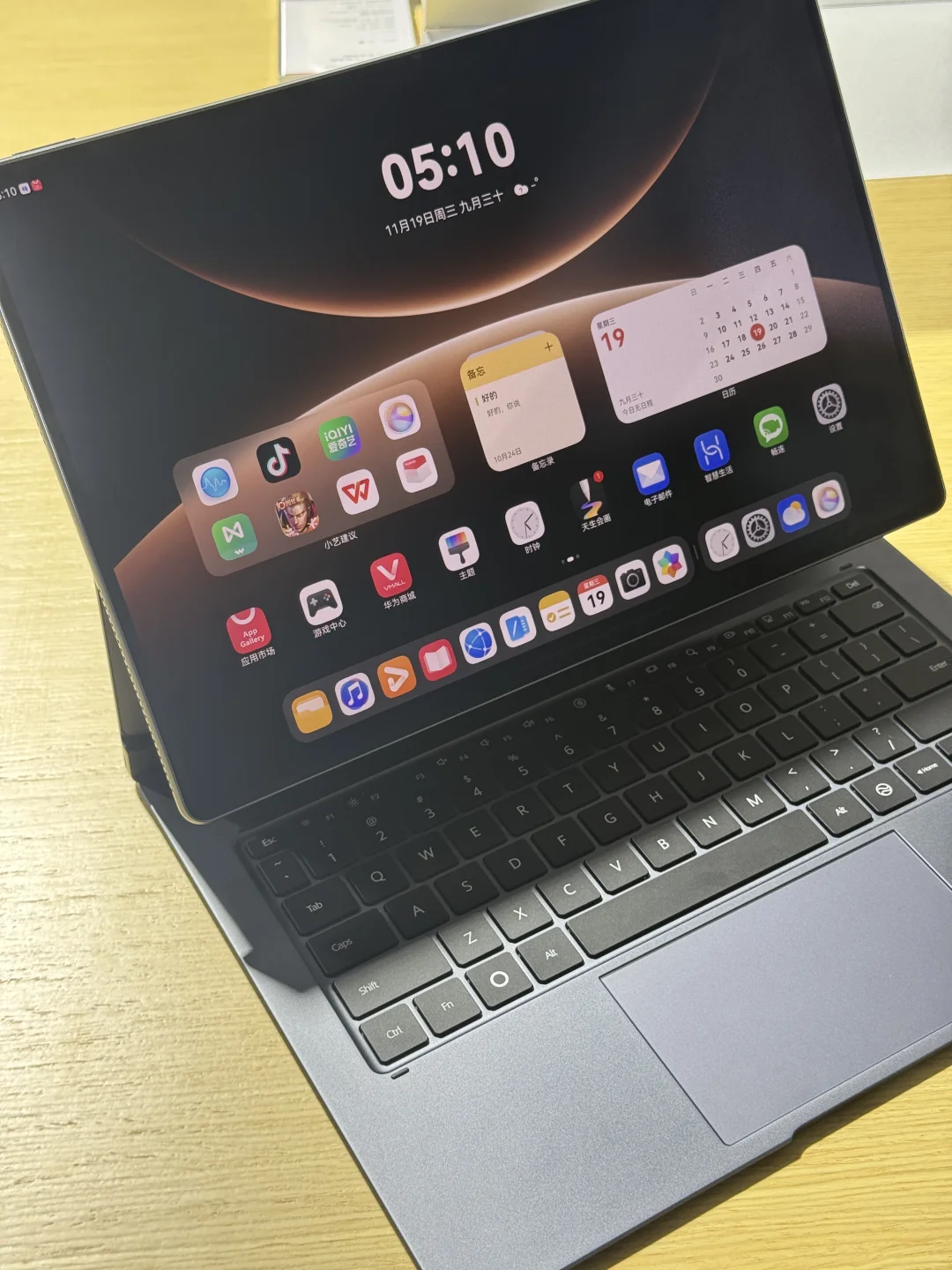 华为平板真有PC级散热风扇啊，那Mate 80…..