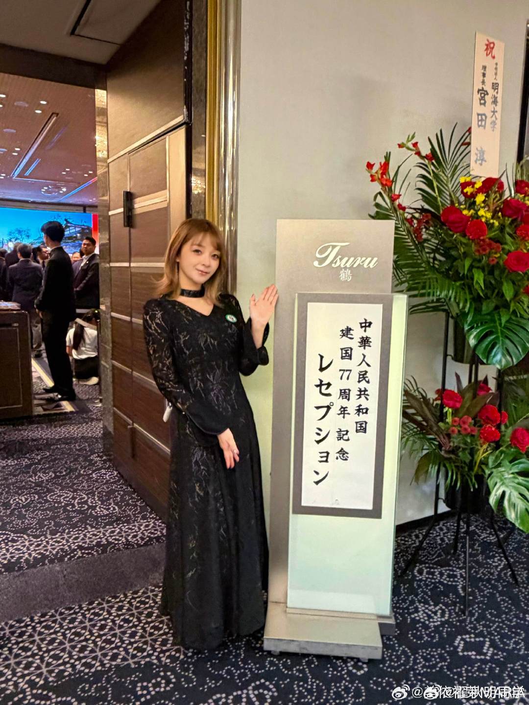 连日本歌星都祝我华节日快乐，为何那些依靠大陆市场才能活下去的港台艺人却一声不响 开了巡演拿了钱就出游潇洒了吧… ​