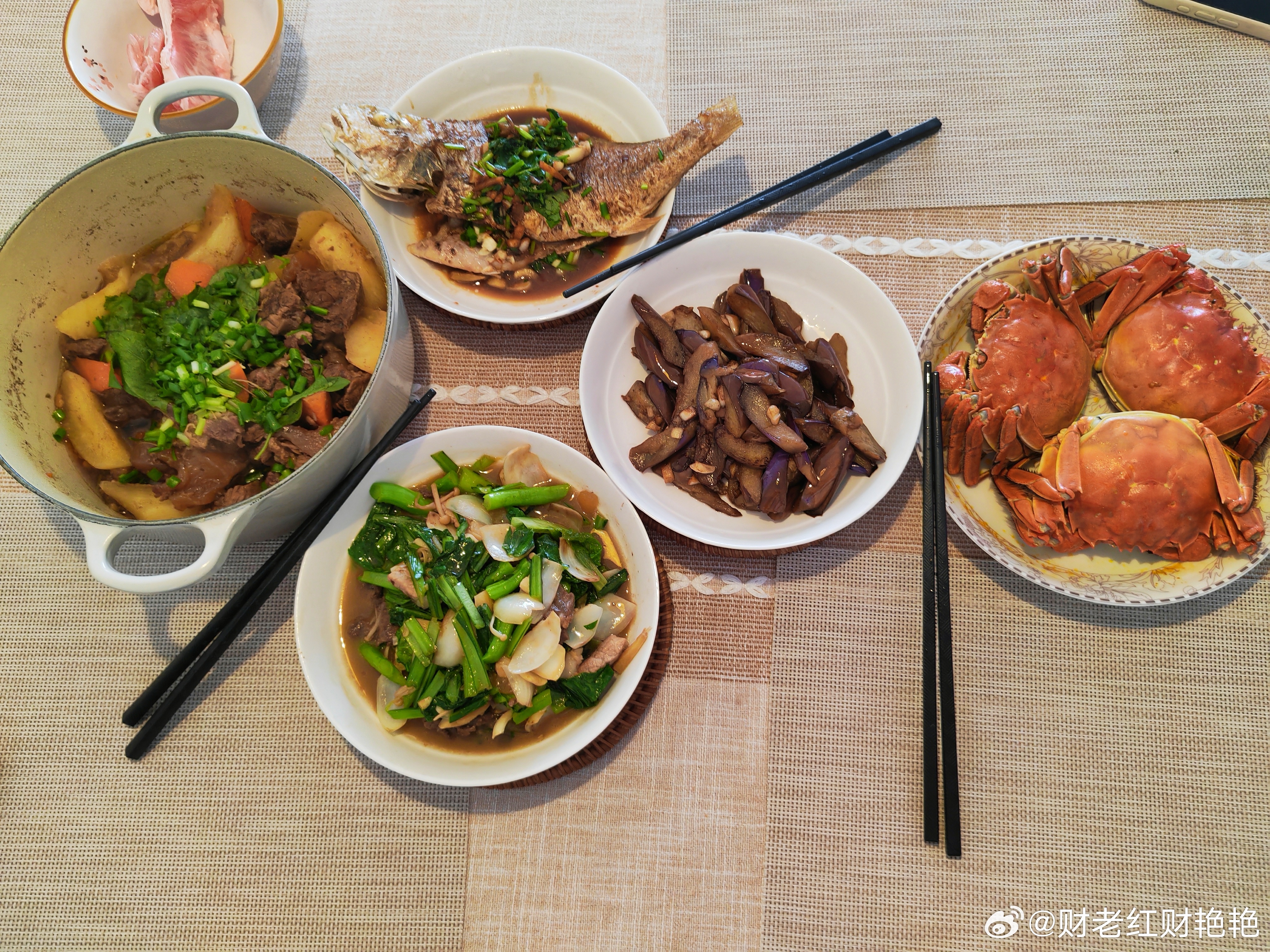 日本Z世代最近流行起超四成年轻人每周至少饿一顿的“取消吃饭”潮流，表面是极简生活选择，背后却是物价飞涨与薪资停滞夹击下的被迫妥协。  一、何为“取消吃饭”- 现象定义：指主动跳过正餐，而非节食或养生。
