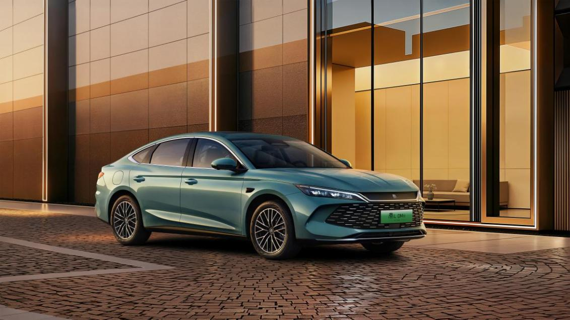 比亚迪开启“大电池插混”时代，通勤成本新低？ 2026开年，比亚迪为秦...