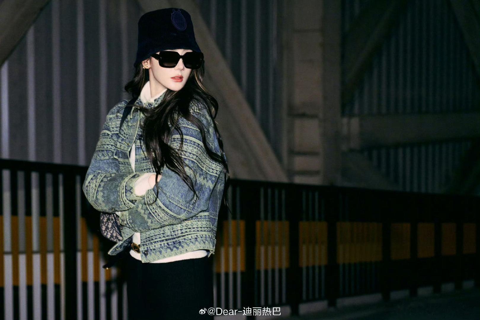 #迪丽热巴[超话]##热巴启程出发巴黎时装周# 美爆了，姐姐！#迪丽热巴给内娱出图一点震撼# ​