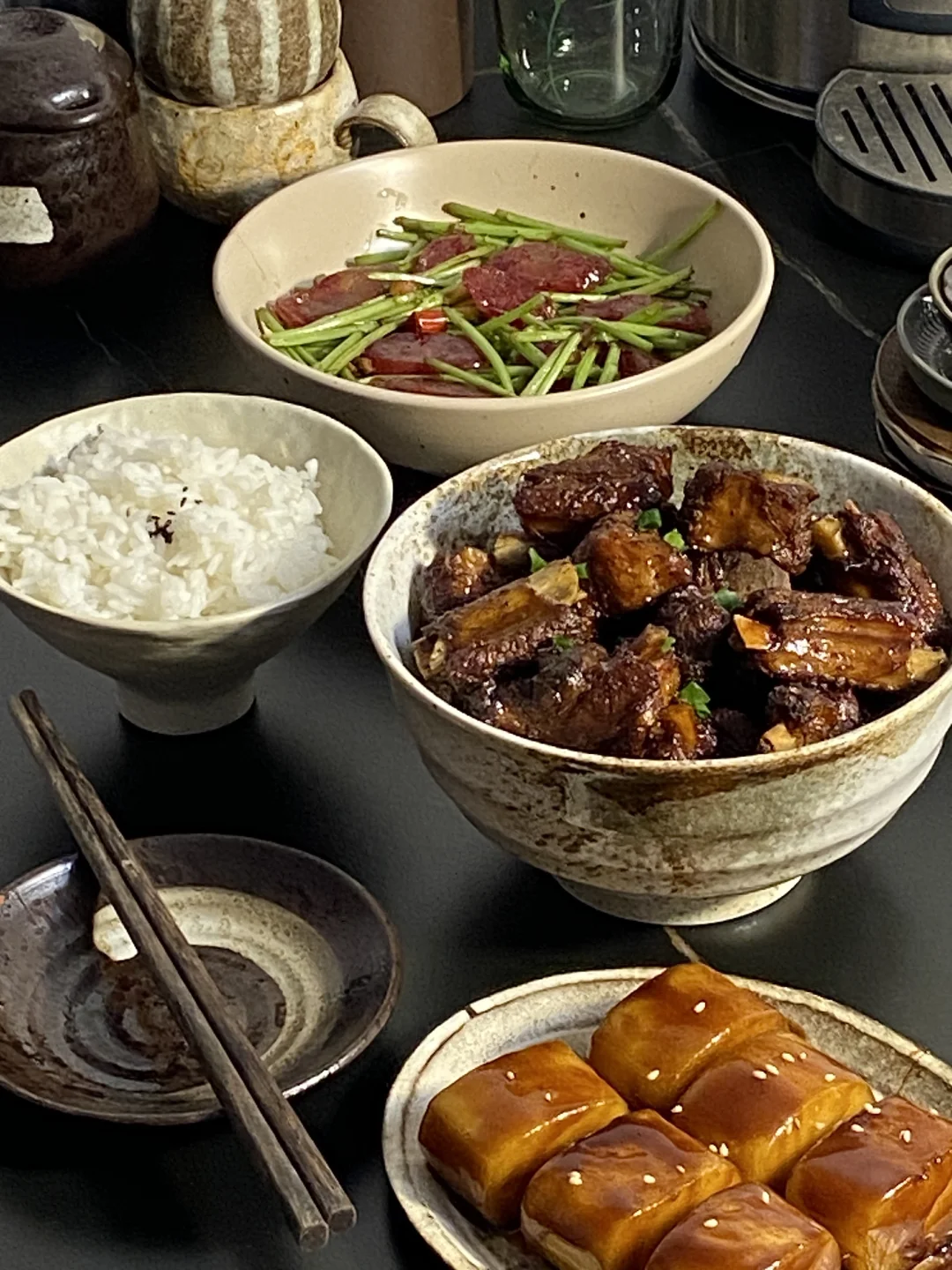 今日菜谱📜糖醋小排 藜蒿炒腊肉 红糖年糕🥢