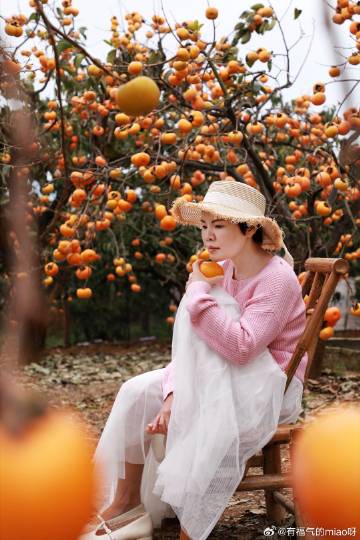 这张发在朋友圈，有人评论“有点甜的抠脚少妇”<span class=