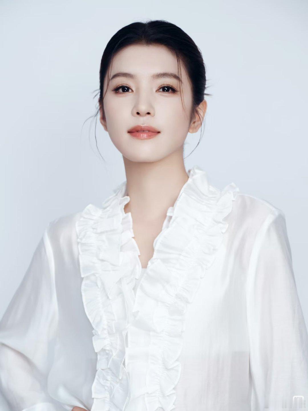 李云霄上浪姐
今天刷微博，看到浪姐小跟班发的100位姐姐浪8邀约名单中有云霄的名字，所以特别期待明年云霄可以上乘风2027#君霄cp[超话]# ​