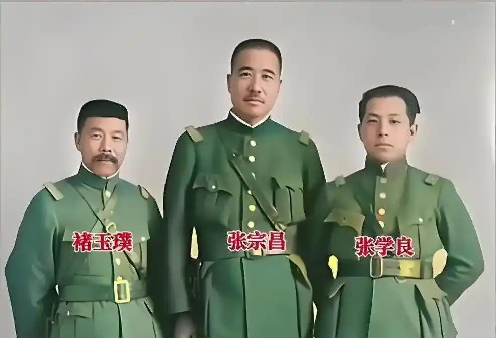 1990年，90岁的张学良在纽约提起昔日盟兄张宗昌，他曾每月给对方3万块生活费，却在对方横死济南时只说了1句话，这句话究竟是什么？

民国军阀混战的年代，义结金兰的兄弟数不胜数，可真正做到患难帮扶的寥寥无几。
张学良和张宗昌曾是生死盟兄弟，辈分有别，情谊却一度被旁人津津乐道。
谁也想不到，这份看似牢