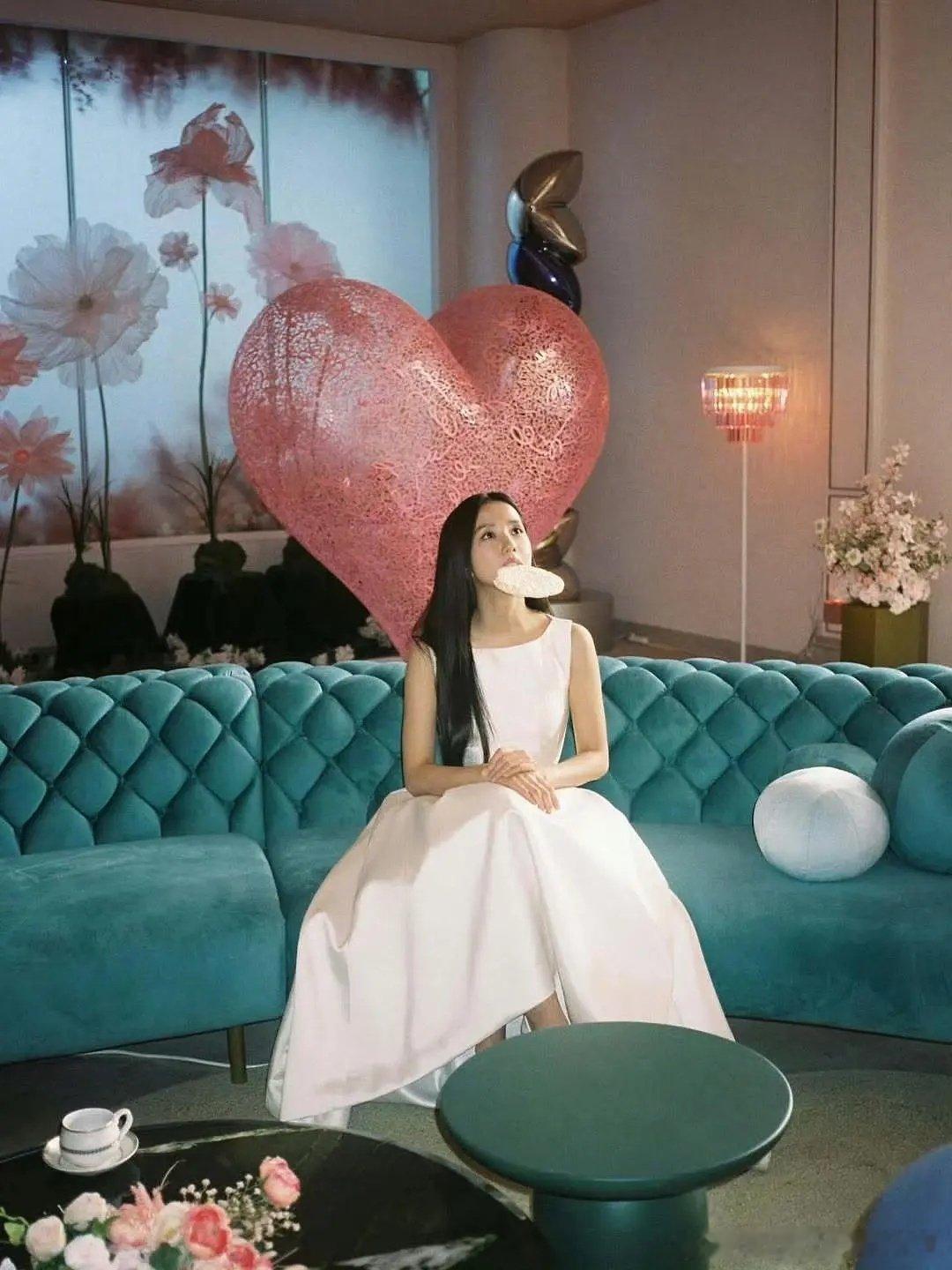 金智秀以后是不是更偏向拍戏了  ​