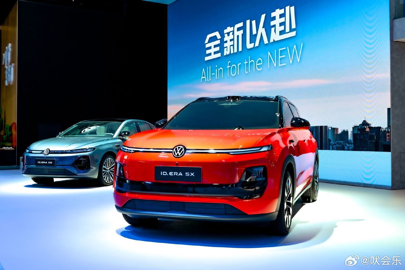 2026成都车展，上汽大众今年推出的7款新能源产
品集体亮相（ID.ERA9X、帕萨特ePro、途观L ePr
O、ID.ERA 5S、ID.ERA 8X、ID.ERA 5X、奥迪E7
×），上汽大众智能化持续升级，新能源转型成果加速
落地。
#2026成都车展 ##汽车##上汽大众# ​