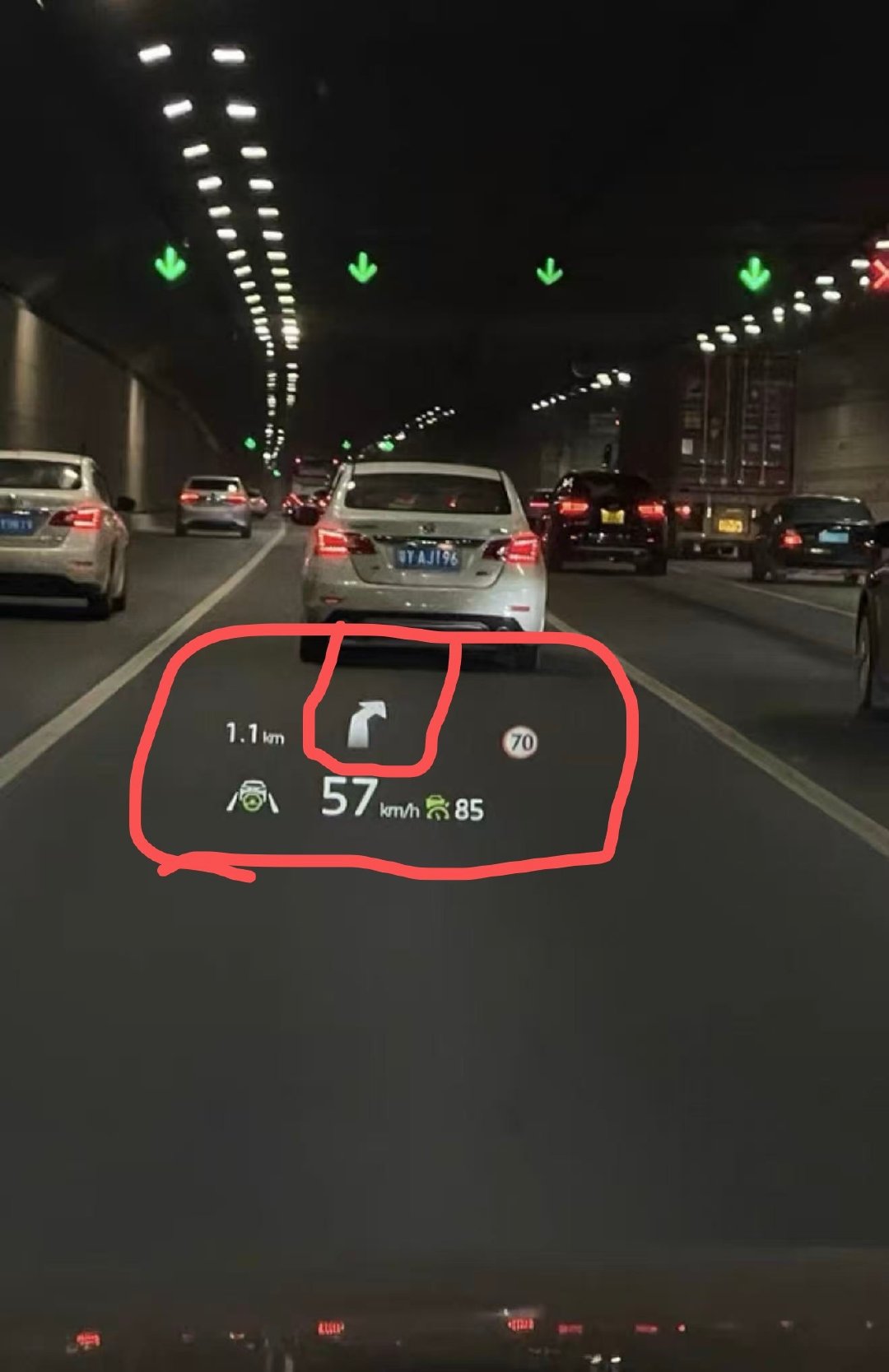 谁能突破马自达悦联系统自带carplay不能投HUD的问题？目前只有安卓手机（vivo手机为例）CarLife才可以投HUD！​
