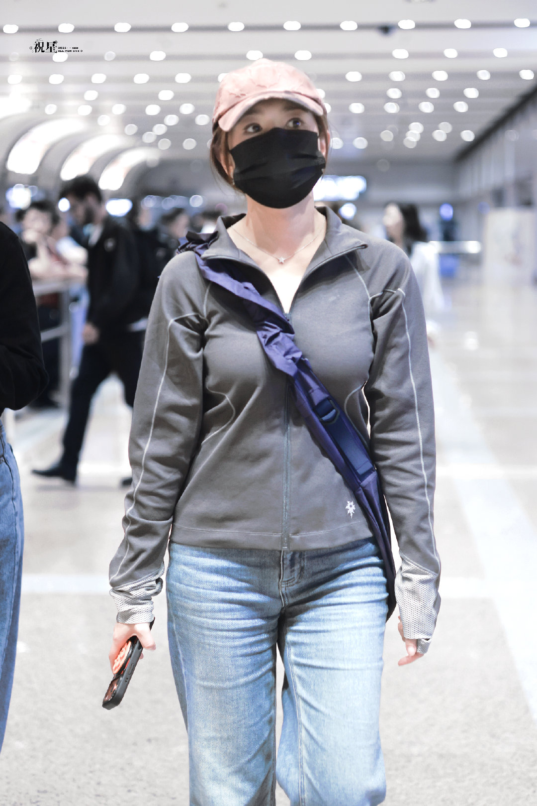 #陈妍希[超话]#  

🫶🥰


   #陈妍希# ​