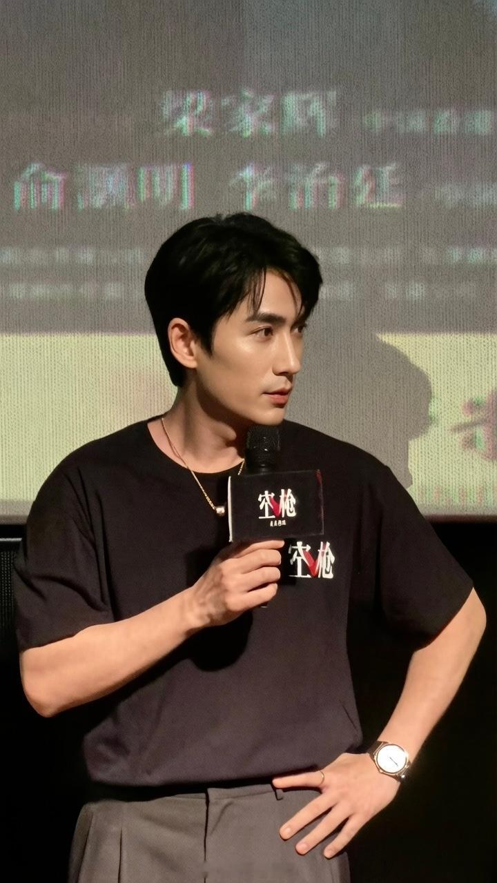 自留款，用小微处理了一下对比度鲜明度啥的，就被识别为ai了[doge]逼我用回mtxx 吗 ​