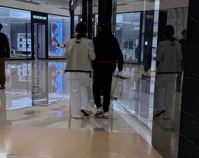 兜兜转转终成眷属！许嵩冯禧官宣结婚，回顾二人数年感情之路