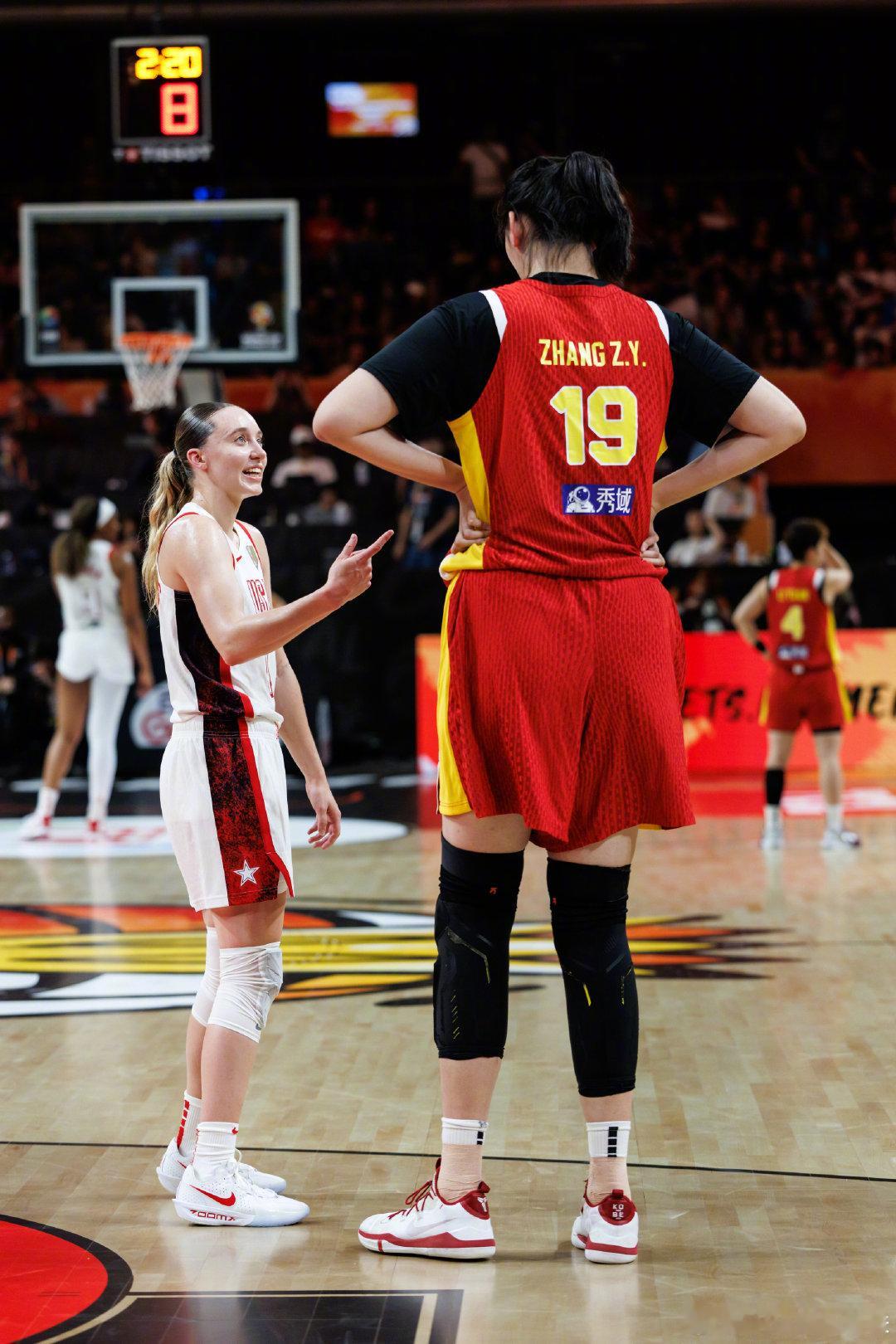 🖼名场面诞生

👀新世代才俊们的初次见面

#中国女篮vs美国女篮##FIBA[超话]##我主沉浮##女篮世界杯# ​
