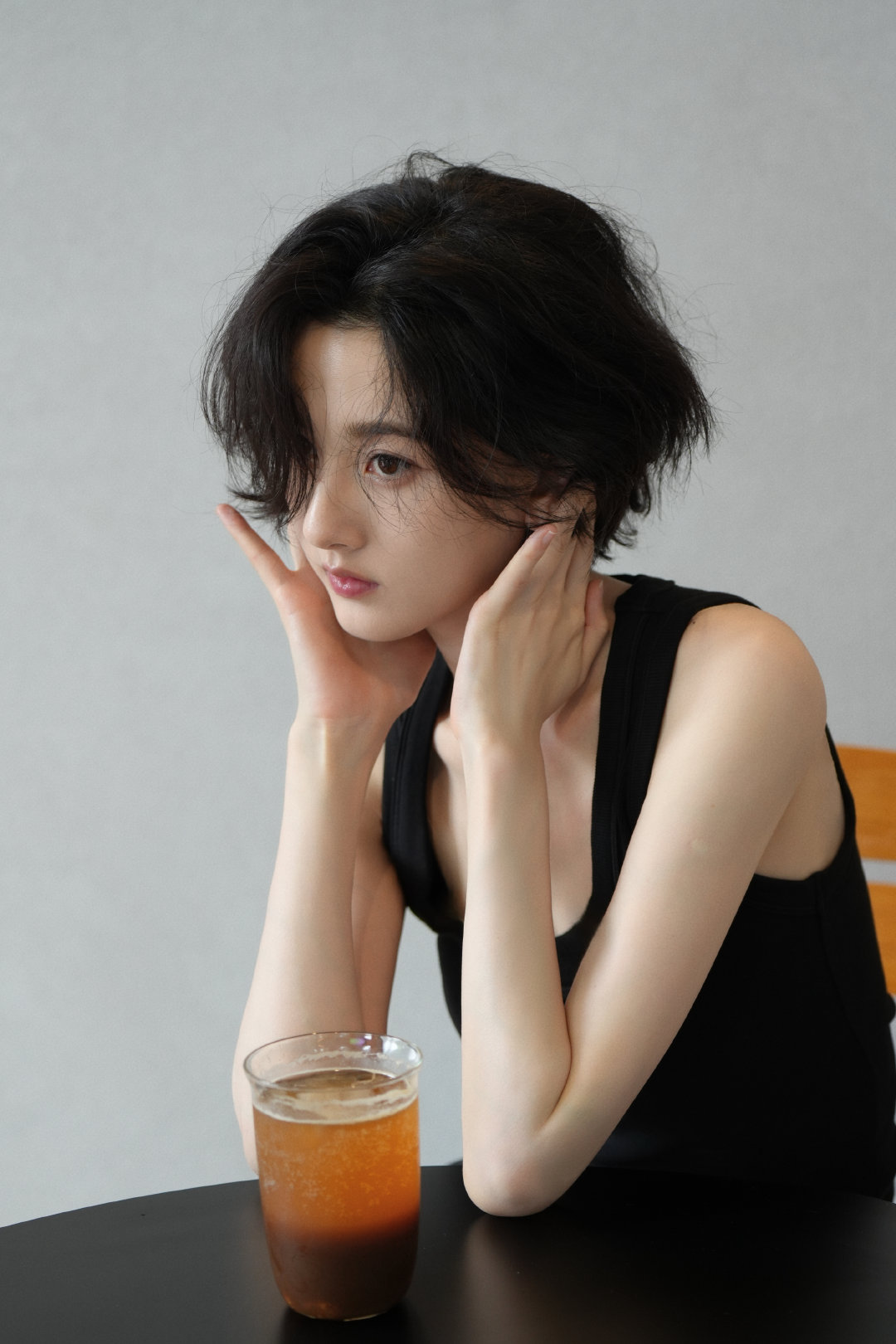 #宋祖儿[超话]# 秋意绵长，拾序出发🍁十月行程图送达～和 穿行清秋，开启十月全新篇章🍂 ​