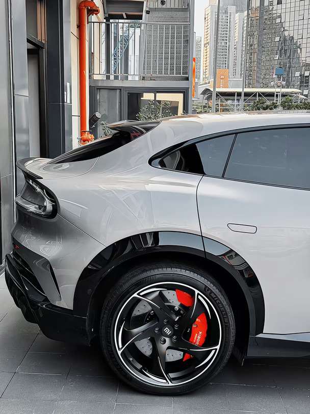 人生就是要 、趁热拿铁 ：YU7 GT