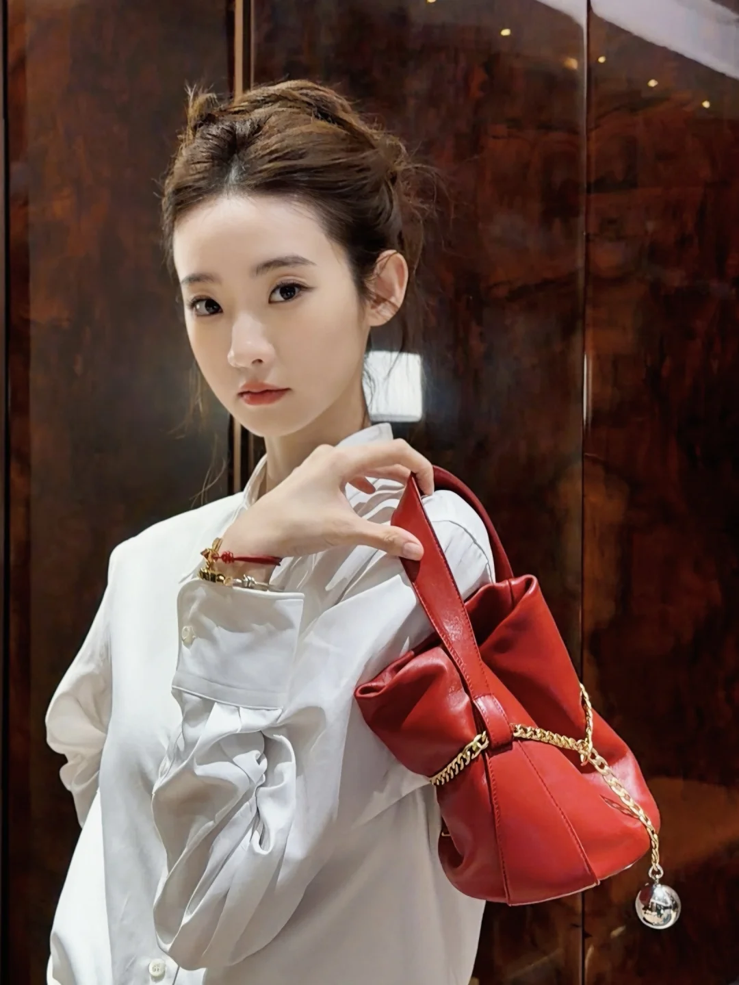 今天带点红❣️