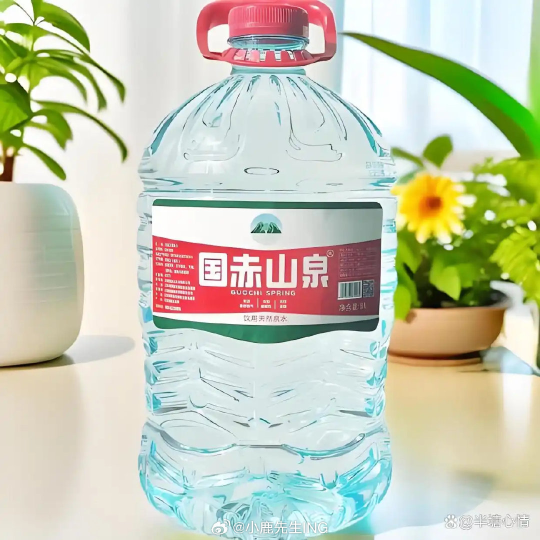 #00后创业做水被农夫山泉索赔15万# 
不是谁卖惨就是谁有理，这也蹭的太明显了吧？呵呵。 ​​​​
