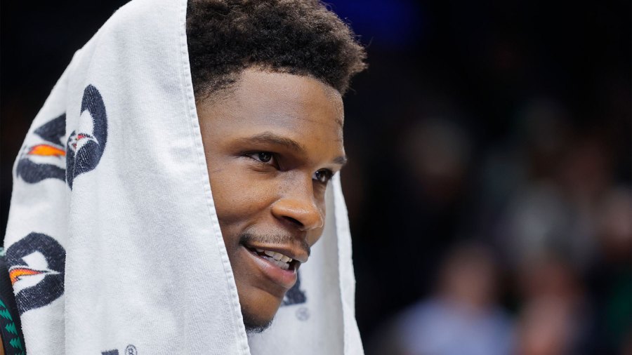NBA爱德华兹坦言，自己与拉梅洛·鲍尔的搭档首个赛季或将遭遇诸多波折森...