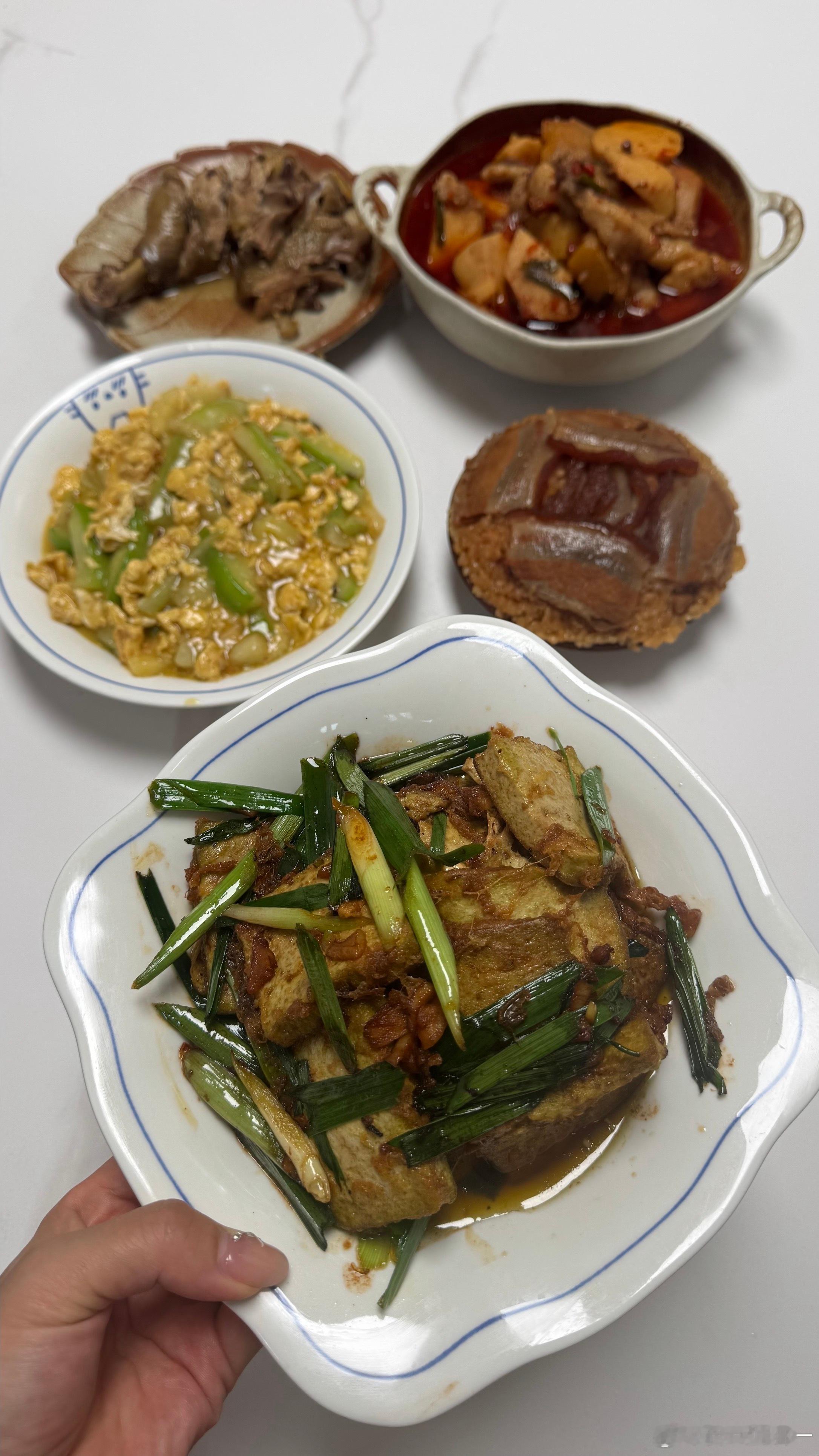 弄豆腐的次数屈指可数[哈哈]是真不会~ ​​​