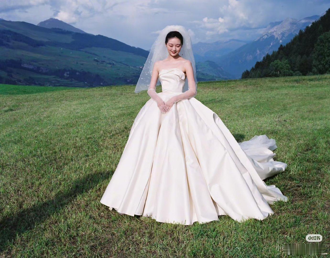 #晚晚同款 中老年秋裤#晚晚的审美这块真不是盖的，穿搭色彩也很养眼[开学季] ​