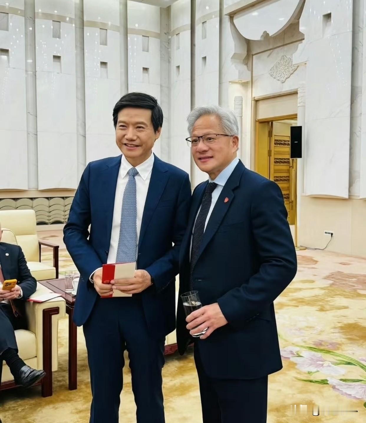 雷军能坚持达成他的创业初衷吗？雷军曾经说过他要把小米做成一家影响世界的技术公司，很显然他想把小米做成像英伟达那样的超级硬科技公司。
雷军说他三十多岁就完全实现了财富自由，那时候他就已经达到了根本不差钱的地步，毅然再次创业就是为了理想而奋斗。
显然现在的小米还只是一家为产品而生的企业，而非为技术而生，