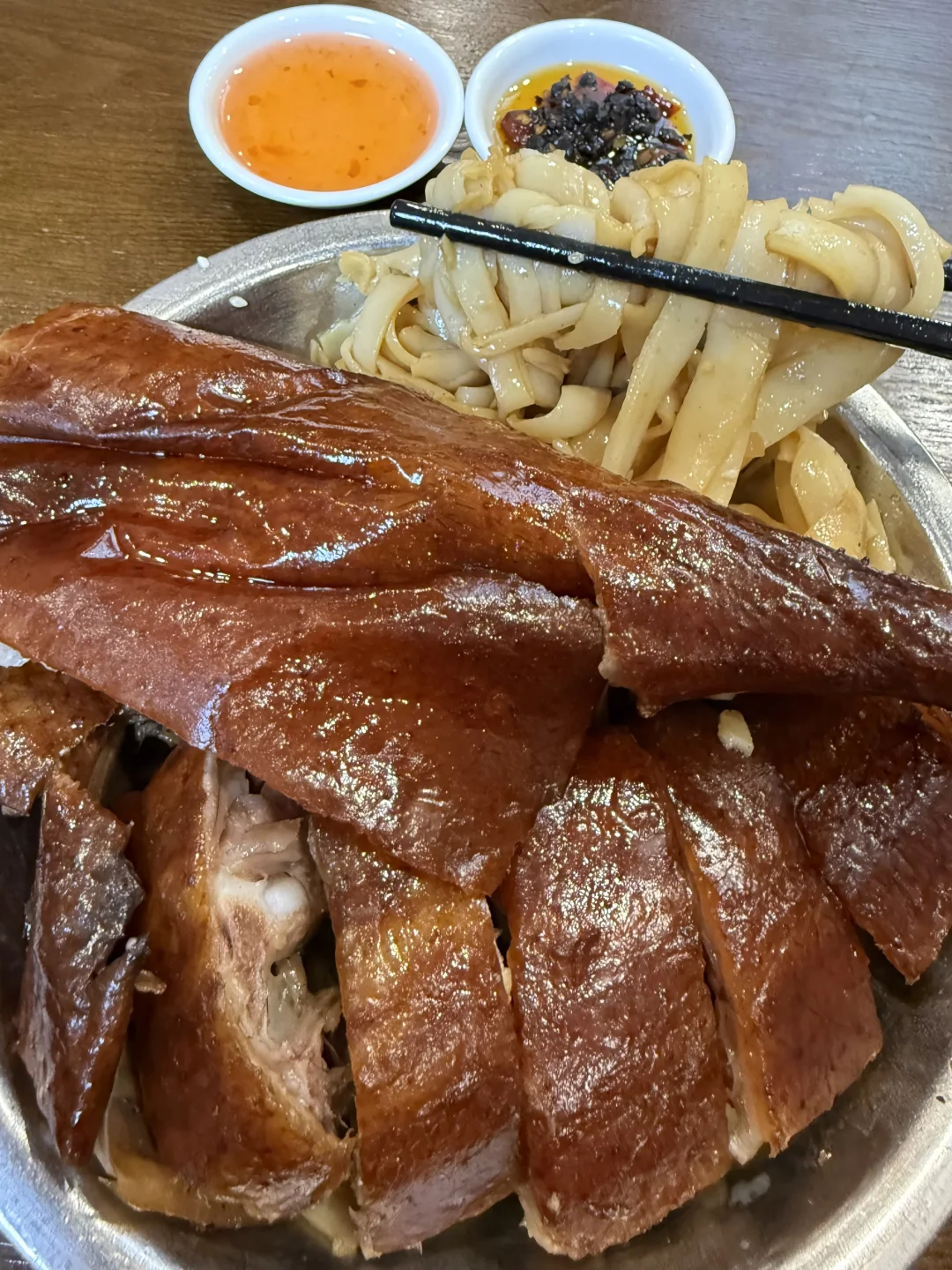 误闯顺德藏在居民楼里最不起眼的烧鹅捞粉