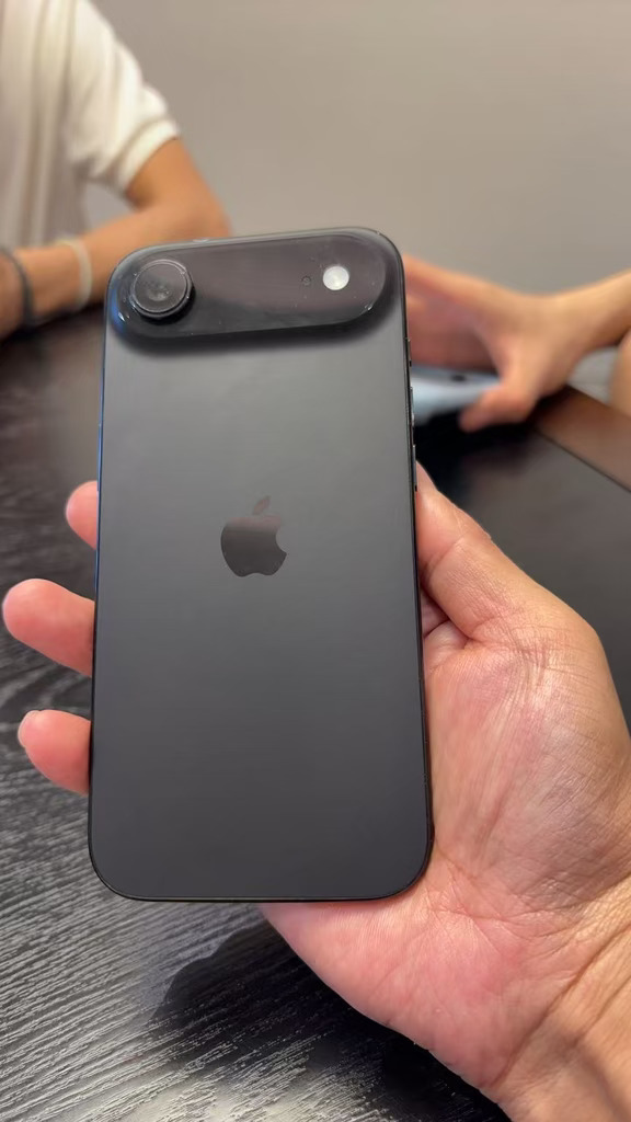 iPhone Air用了一年,爱恨交织