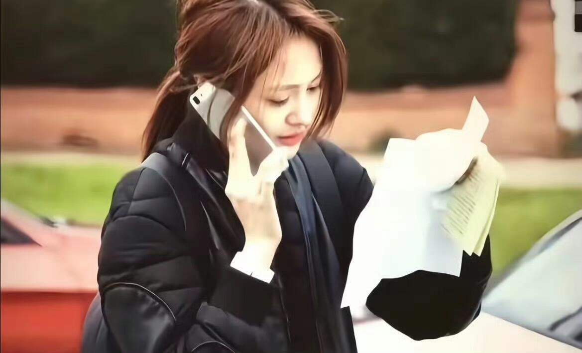 老爽穿个大棉袄都这么美 真的是纯天资 洋爽同框确实是花儿与少年 ​