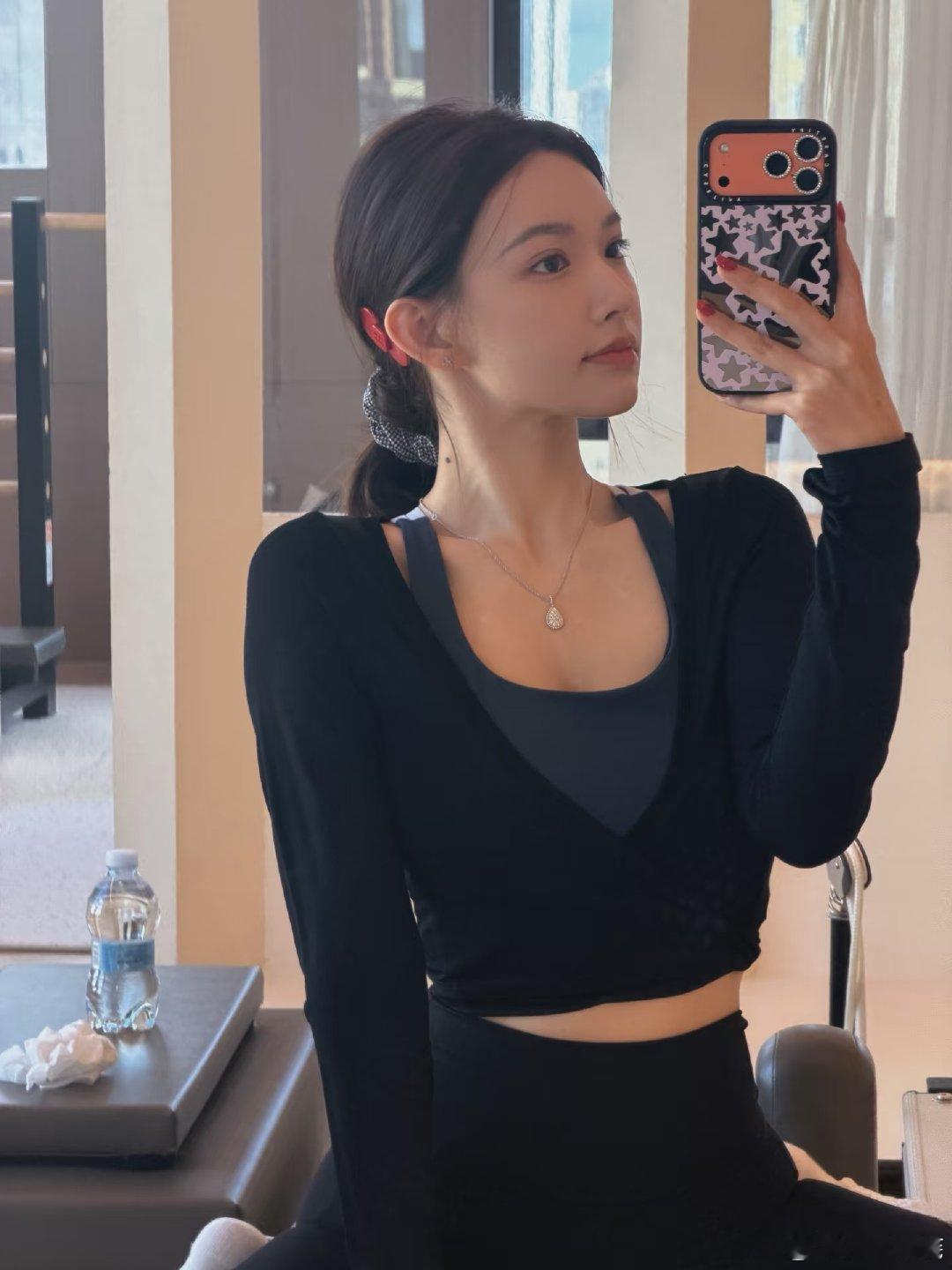 #程潇[超话]#cx #程潇# cx#mac品牌大使程潇# 

运动不是生活的选择题，而是让生命闪闪发光的必答题！

​