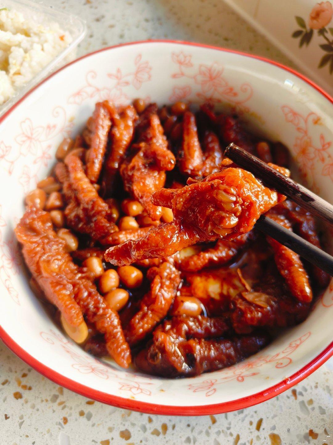 豉汁凤爪，好吃好吃！[干饭人]

开饭了哥哥​