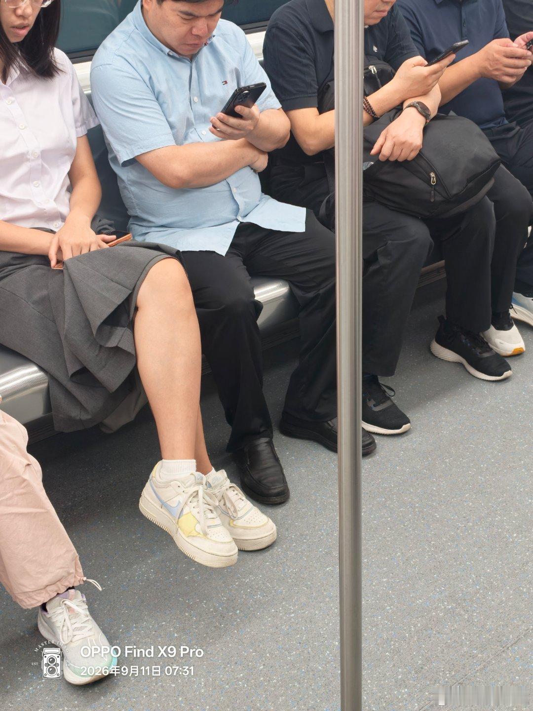 地铁随便拍一点 ​