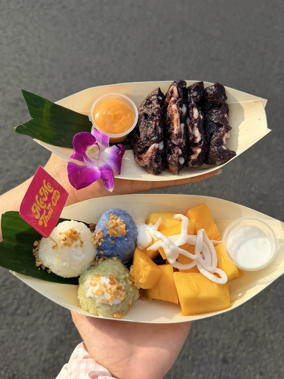 广州街头偶遇泰式餐车！！椰子煎饼好吃😭
