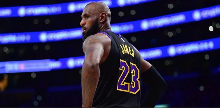 NBA｜詹姆斯自由球员去向解析：湖人薪资抉择，勇士骑士成潜在下家  连...