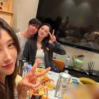 董璇二婚，嫁了个小9岁的男演员，签的婚前协议里，赔偿金写的是1314521。
她在《毛雪汪》里把话挑明了，单身时跟导演、制片人正常聊个工作，都能被传得乌烟瘴气。结了婚，那些乱七八糟的社交骚扰，立马消停了。
俩人一开始说好只谈恋爱不领证，同居久了，发现跟两口子没区别，干脆登记。男方不干涉她拍戏，婚