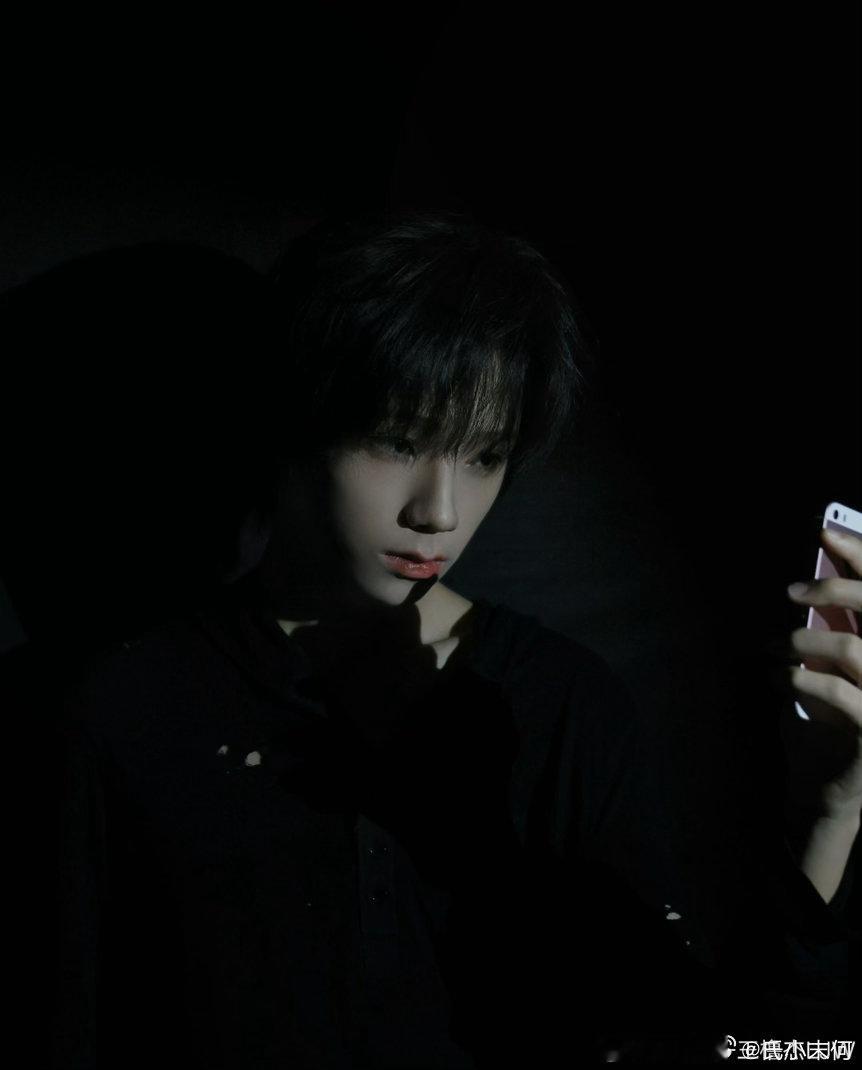 #橹穆[超话]##王橹杰穆祉丞同款拍照手机# 果果们，这个糖最好不要吃了[抱抱][抱抱] ​