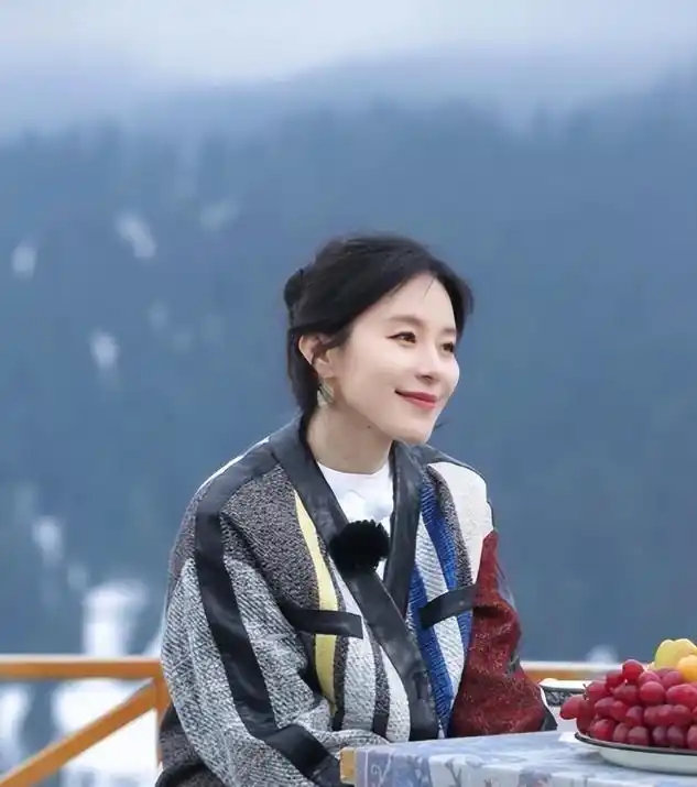 原来她就是蔚来老板娘，曾是央视女主播才貌双全，和李斌一见钟情 ​
