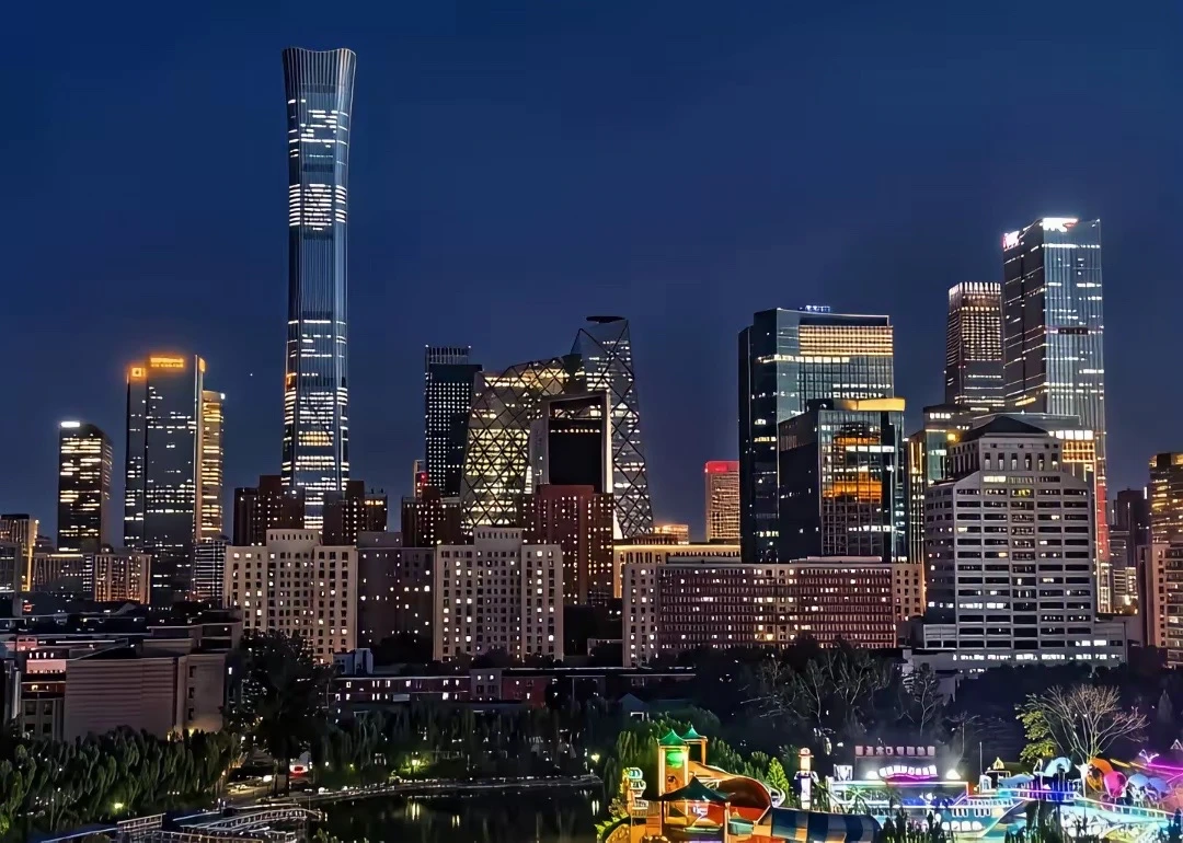 🌃中国尊中段为啥总黑漆漆？