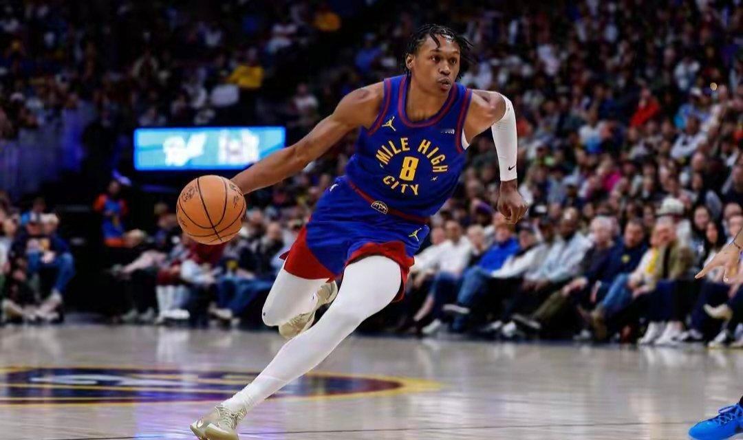 NBA 重磅三方交易敲定，骑士通过先签后换，以4年8800万合同拿下优...