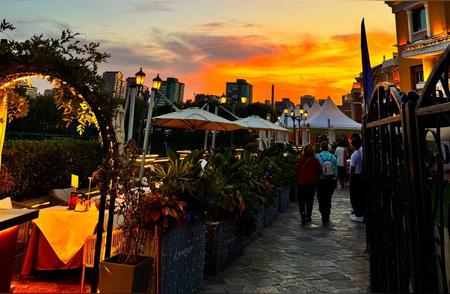 一个家庭和不和谐， 往往是因为不良的沟通方式决定的。不和谐的家庭， 一...