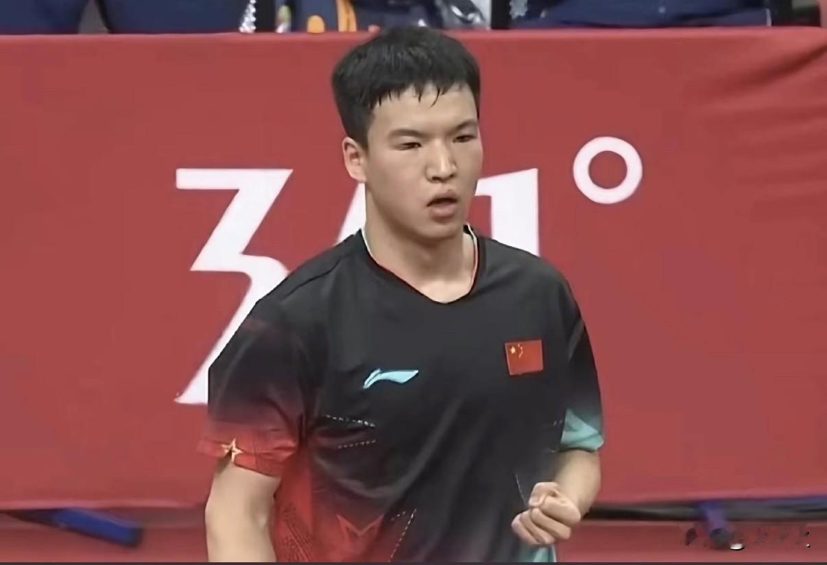 向鹏/温瑞博和林诗栋/黄友政，两人都是三局获胜击败对手，晋级2026年名古屋亚运会男双半决赛！

9月26日下午，向鹏/温瑞博与阿拉米扬/阿拉米安这场比赛除了第二局打的有点胶着以外，另外两局打的真好，配合也不错，气势很强，直落三局击败对手晋级男双半决赛

林诗栋/黄友政与中国台北冯翊新/郭冠宏，前面