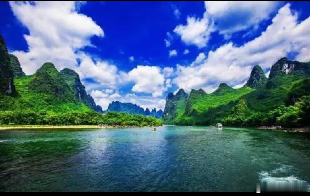 儿童青少年近视矫正的机构及其经营者欺诈惩罚性赔偿规则的适用——甘某权、甘某龙诉周某丽服务合同纠纷案

【裁判要旨】目前医疗技术条件下，近视不能治愈，从事儿童青少年近视矫正的机构或个人在开展近视矫正对外宣传中使用“康复”、“恢复”、“降低度数”、“近视治愈”、“近视矫正”等表述，误导 ​