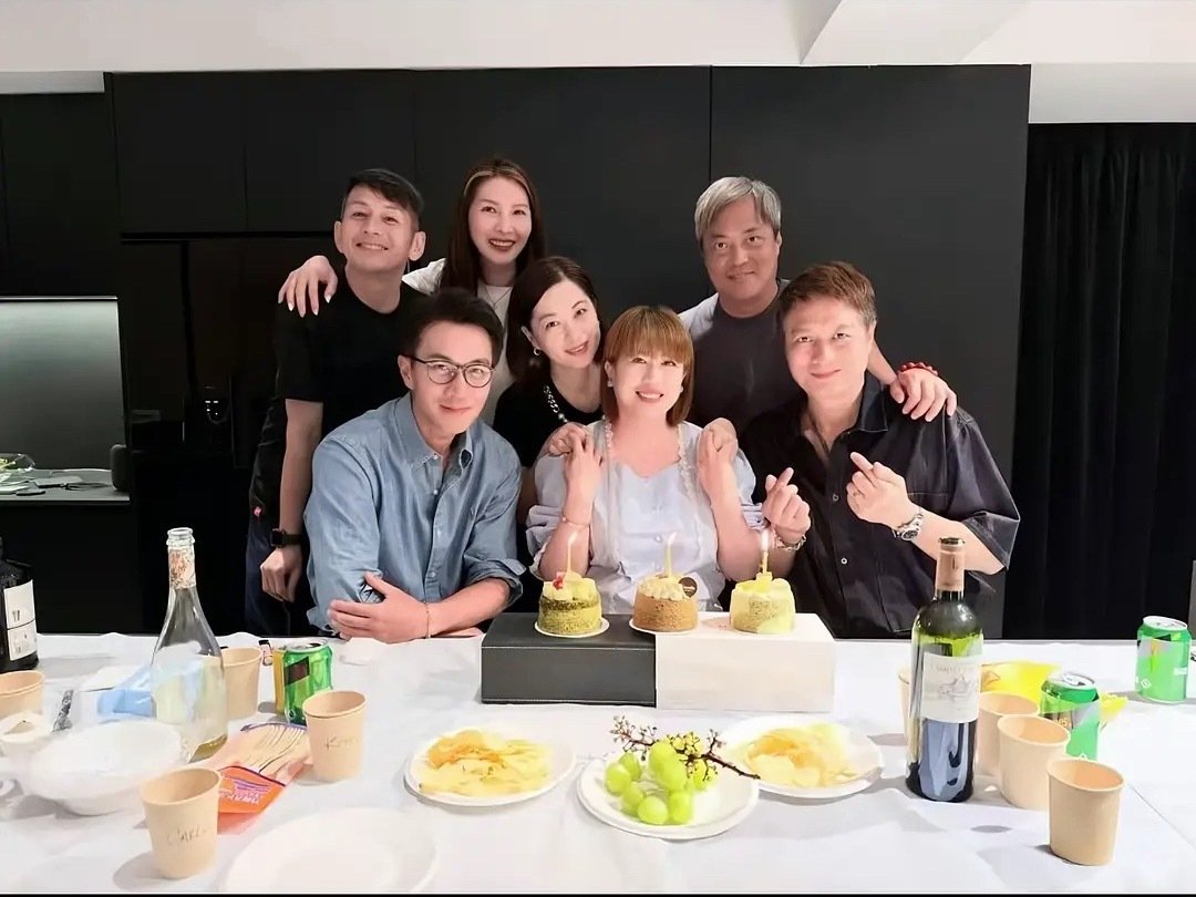 刘恺威近照 完全看不出来已经52岁了
香港人真的很会保养 ​