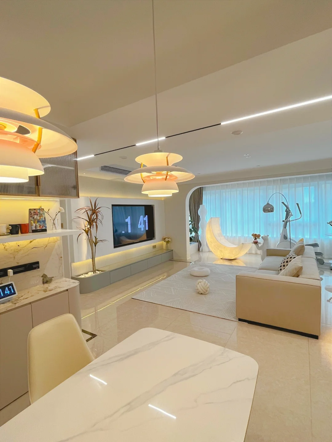 美中不足的是，这个家还有30年200w的房贷🤭