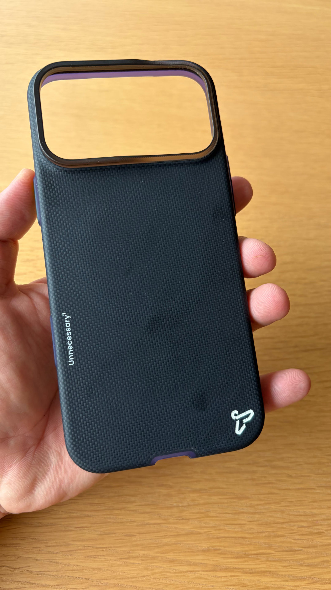 iPhone18ProMax 499买的壳子，按键对我来讲老误触，主要双手打字老误触。

有需要的朋友吗？299包sf 


已出[666] ​