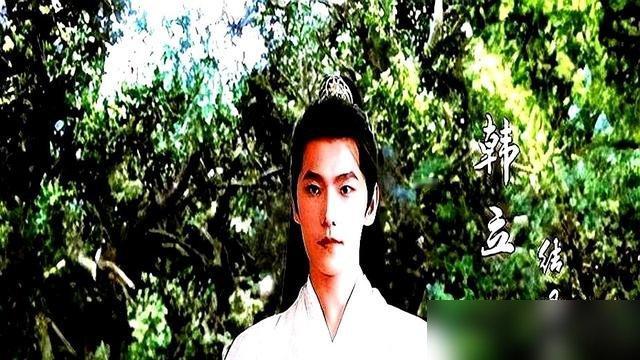 杨洋的《凡人修仙传》拖到现在还没开机，卡在两个配角上，死活定不下来。
一个是紫灵，书里人气高得吓人，粉丝为了谁演能吵上热搜，片方根本不敢轻易拍板。另一个是玄骨上人，长得阴，城府深，没点真演技压根撑不住，传了一圈没人敢接。
主角都官宣多久了，愣是让俩配角卡住了脖子。
结果隔壁动画“慕兰之战”都开