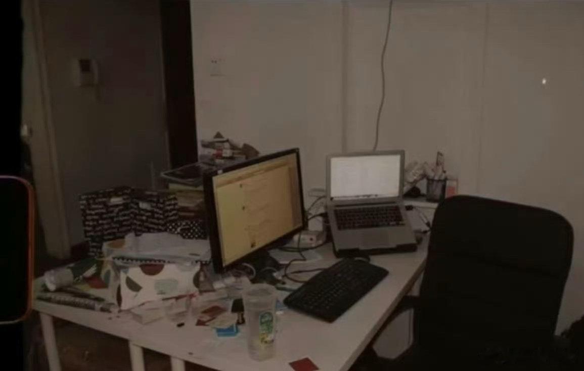 所以人赚不到认知以外的钱
因为不在你的认知范围以内
你只看到眼前，你不会想到这家公司的未来。

14年前，你找工作，看到一家叫字节的公司
在一个这样一个昏暗破旧的居民楼里办公
你还会留下工作吗​[doge] ​​​

#职场[超话]##字节跳动##张一鸣3500亿身家成中国首富# ​