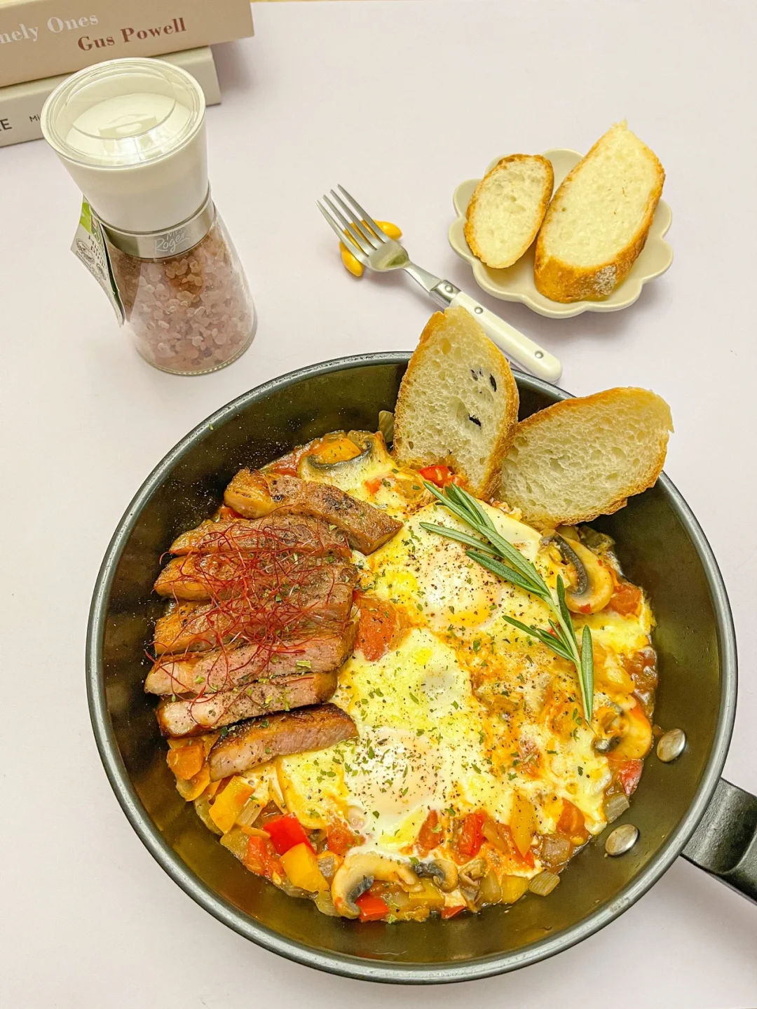 牛排北非蛋 | 🍳一锅端低卡高颜值减脂餐